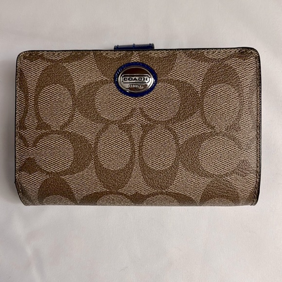Coach Handbags - Coach wallet